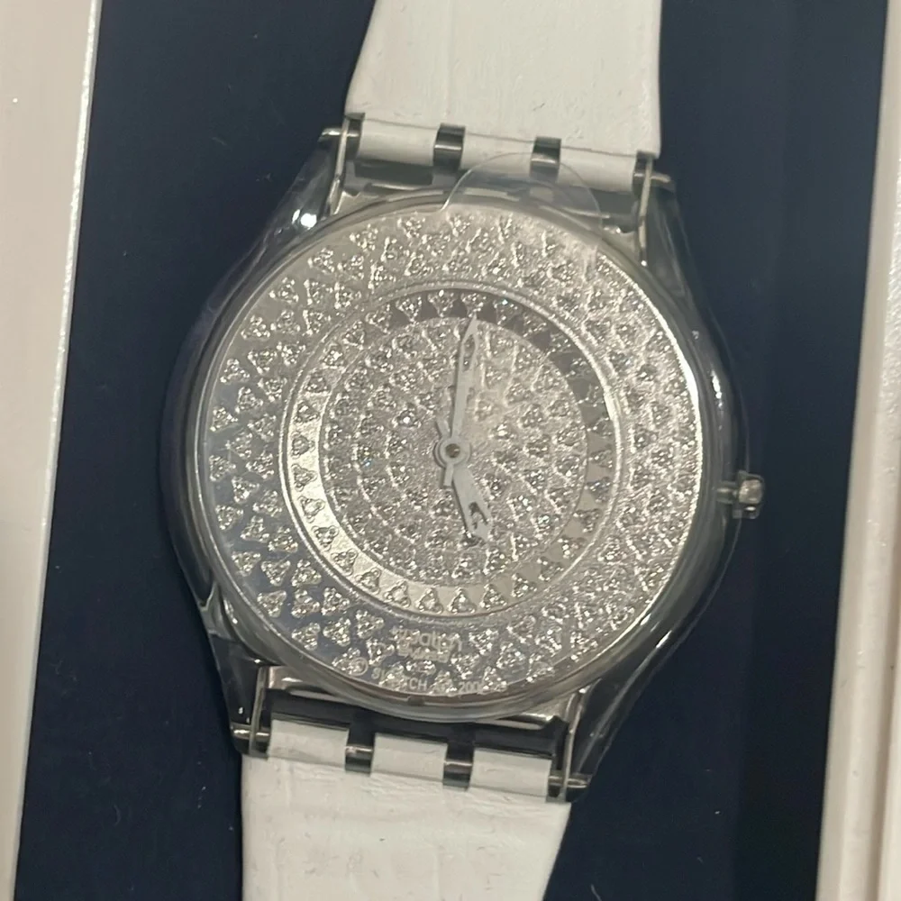 Swatch Lustrous Bliss rare diamond watch brand new collector limited 1139/4000